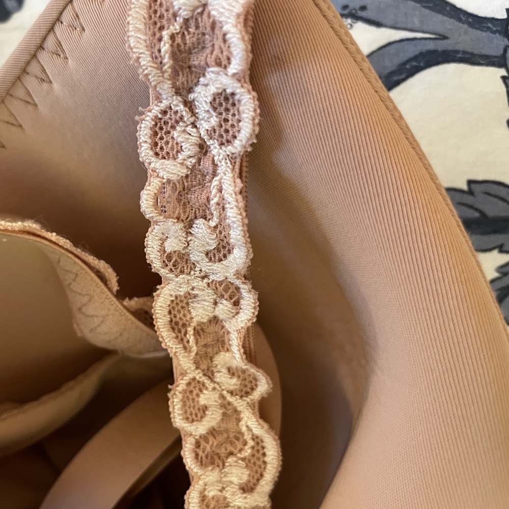 Natori Nude Lace-Trim Bra